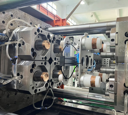 In Mold Labeling Machine